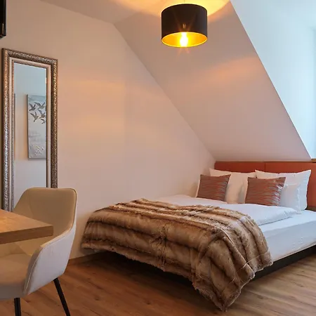 Lakeside Michaela Hotel