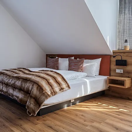 Lakeside Michaela Hotel 4*