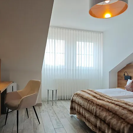 酒店 Lakeside Michaela