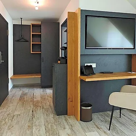 Lakeside Michaela Hotel 4*