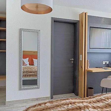 Lakeside Michaela Hotel 4*