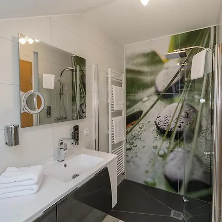 Lakeside Michaela 4* Antrifttal