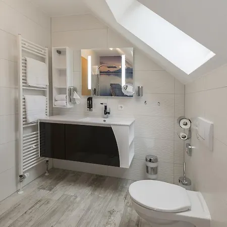 Lakeside Michaela 酒店 4*