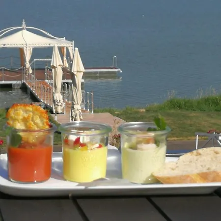 Lakeside Michaela Hotel