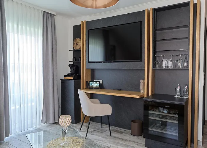 Lakeside Michaela 4*